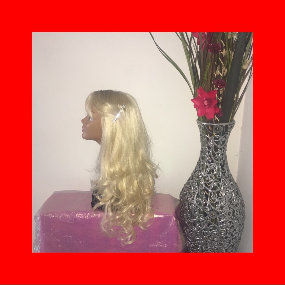 Wig - Picture 7 of 9